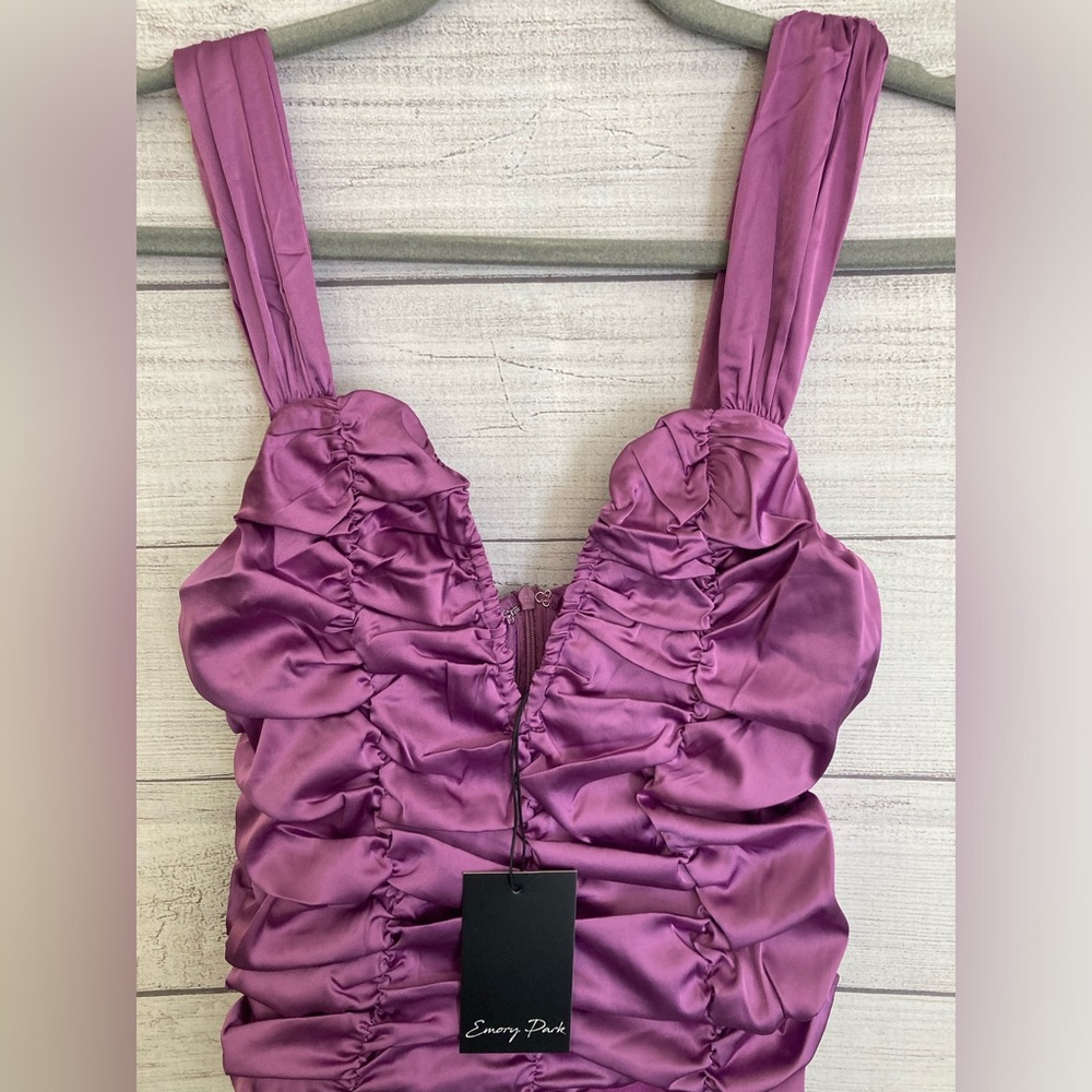Emory Park | NWT Women’s Sleeveless Ruched Bodysuit - Picture 4 of 9